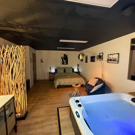 לינה וארוחת בוקר Les Lofts Du Chateau De Posset