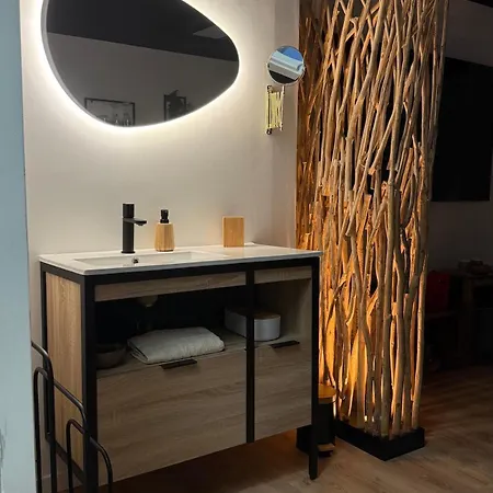 Les Lofts Du Chateau De Posset 住宿加早餐酒店