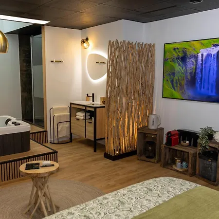 Les Lofts Du Château De Posset 4* Teloché